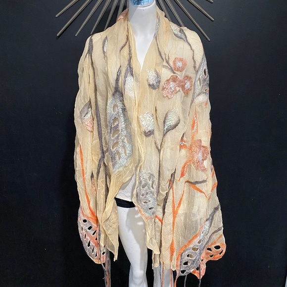 Unique Silk Merino Wool Handmade Scarf - Picture 4 of 5